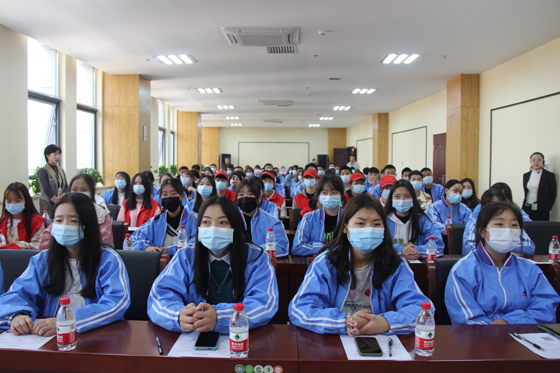 時(shí)代青年講奉獻(xiàn)  愛(ài)心熱血勇?lián)?dāng)——安康職業(yè)技術(shù)學(xué)院學(xué)生參加血站開(kāi)放日活動(dòng)