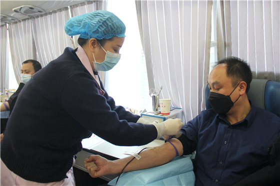 “讓愛暖冬”無償獻血活動走進白河縣中廠鎮(zhèn)同心社區(qū)