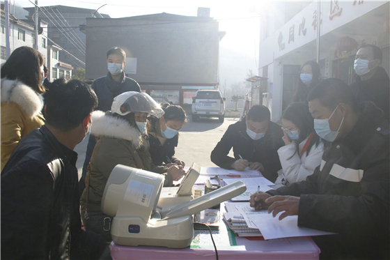 “讓愛暖冬”無償獻血活動走進白河縣中廠鎮(zhèn)同心社區(qū)